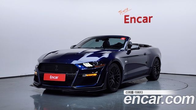 Ford Mustang GT Convertible - фото 0