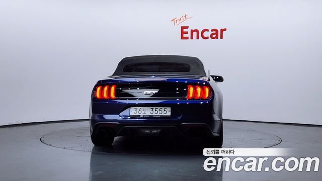 Ford Mustang GT Convertible - фото 3