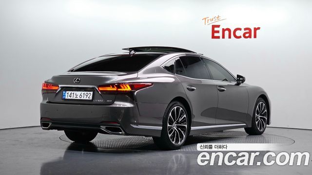 Lexus LS LS500 3.5 Luxury AWD - фото 1