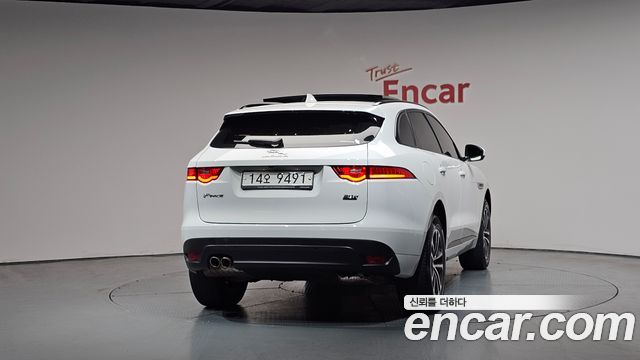 Jaguar F-PACE 20d R-Sport - фото 2