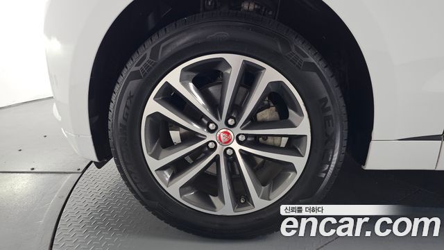 Jaguar F-PACE 20d R-Sport - фото 3
