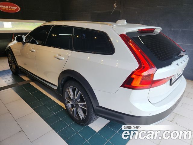 Volvo V90 T5 Pro AWD - фото 1