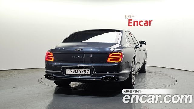Bentley Flying Spur 3-го поколения 4.0 - фото 3