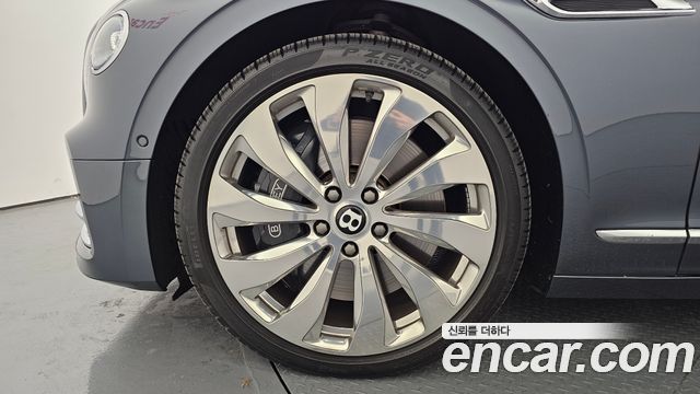 Bentley Flying Spur 3-го поколения 4.0 - фото 4