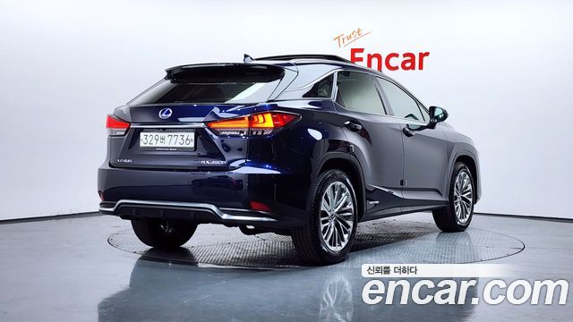 Lexus RX 4-го поколения Executive - фото 1