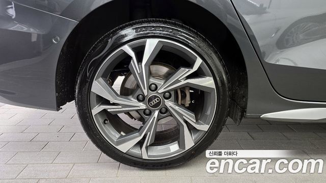 Audi A3 40 TFSI Premium - фото 4