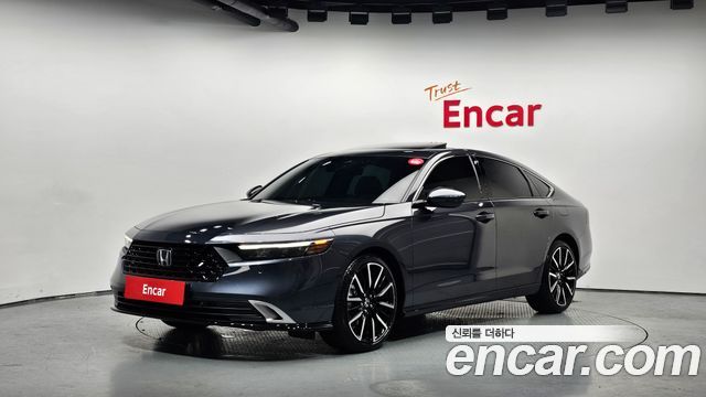 Honda Accord 11-го поколения 2.0 Hybrid Touring - фото 0