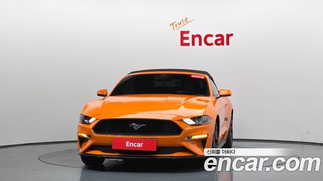 Ford Mustang Convertible - фото 1