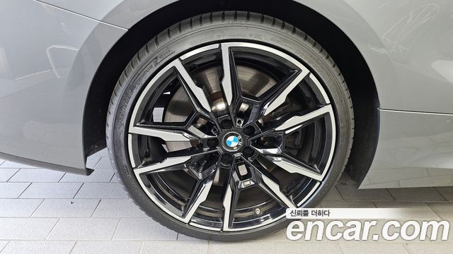 BMW 8-Series G15 M850i xDrive Coupe - фото 4