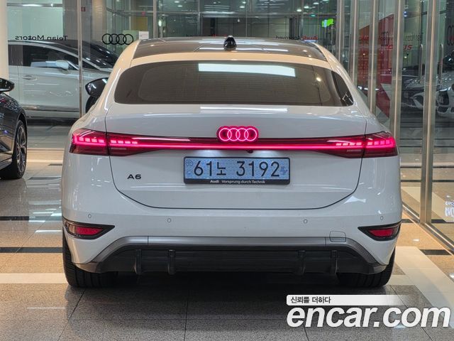 Audi A6 e-Tron Performance S line - фото 3