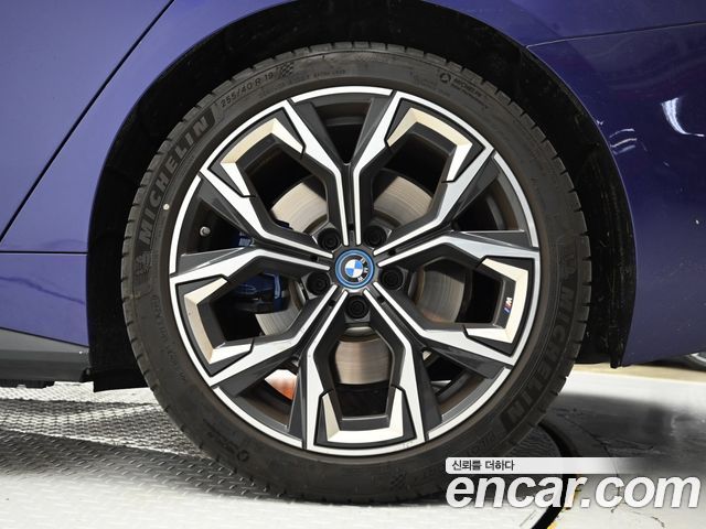 BMW i4 eDrive40 M Sports Pro Fist Edition - фото 4