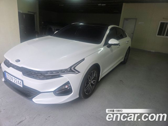Kia K5 3-го поколения 2.0 LPI(Renter car) Trandy - фото 0