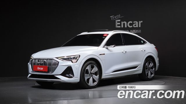 Audi e-tron 55 Quattro Sportback - фото 0