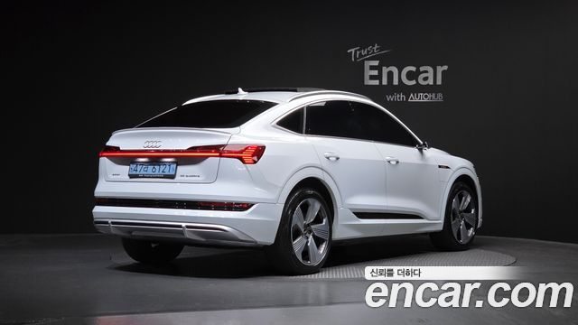 Audi e-tron 55 Quattro Sportback - фото 1