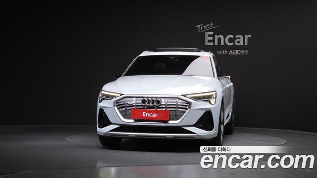 Audi e-tron 55 Quattro Sportback - фото 2