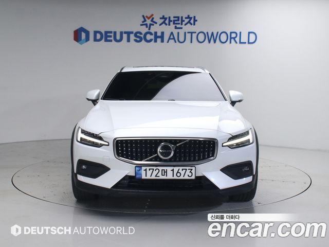Volvo V60 2-го поколения B5 Ultimate AWD - фото 2