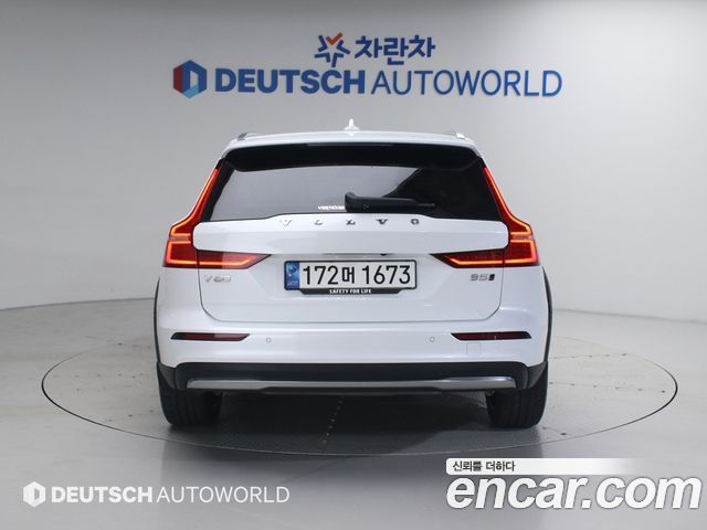 Volvo V60 2-го поколения B5 Ultimate AWD - фото 3