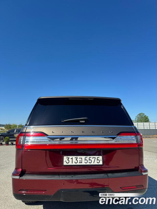 Lincoln Navigator 4-го поколения 3.5L Black Label - фото 3