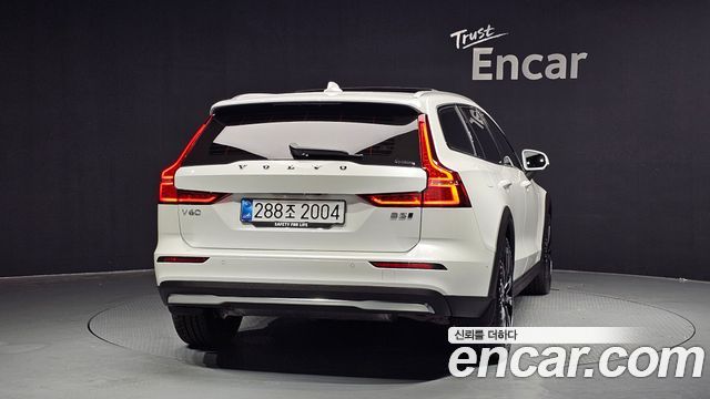 Volvo V60 2-го поколения B5 Ultra AWD - фото 3