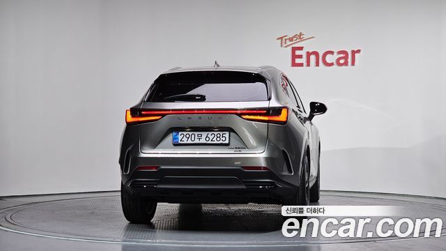Lexus NX 2-го поколения Premium - фото 3
