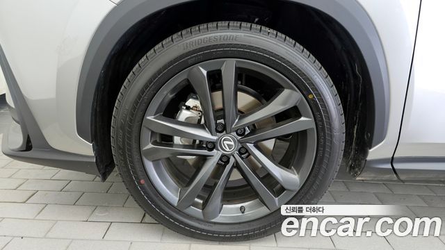 Lexus NX 2-го поколения Premium - фото 4