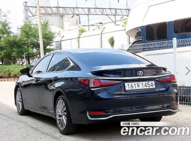 Lexus ES 7-го поколения Luxury Plus - фото 2