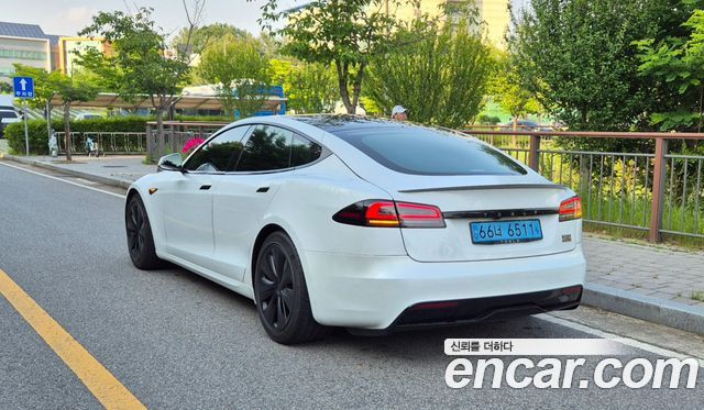 Tesla Model S Plaid - фото 3