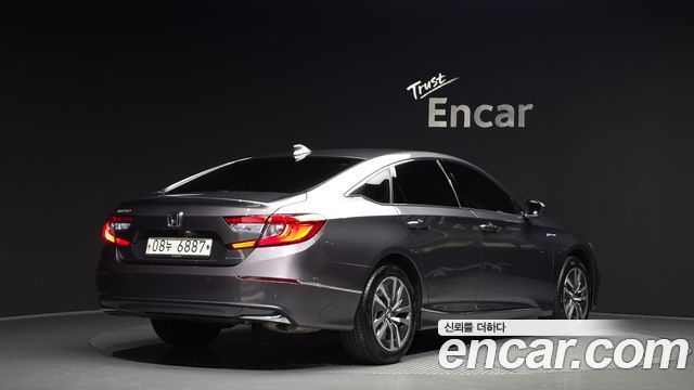 Honda Accord 10-го поколения 2.0 Hybrid EX-L - фото 1