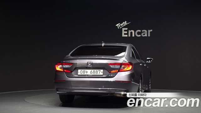 Honda Accord 10-го поколения 2.0 Hybrid EX-L - фото 3
