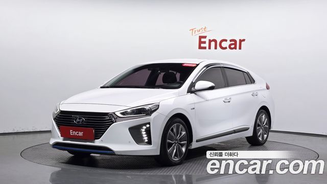Hyundai Ioniq гибрид Q - фото 0