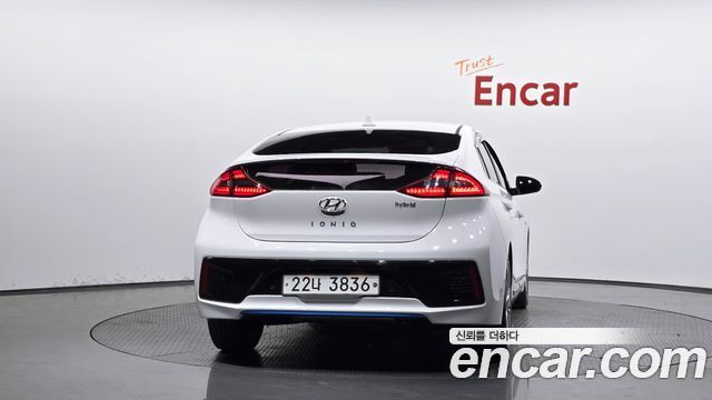 Hyundai Ioniq гибрид Q - фото 3