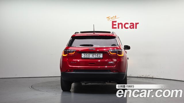 Jeep Compass 2-го поколения 2.4 Longitude AWD - фото 3