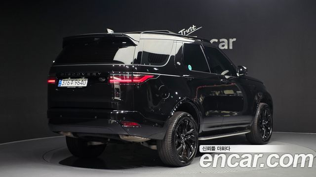 Land Rover Discovery P360 R-Dynamic SE - фото 1