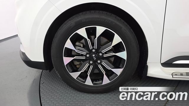 Kia Carnival 4-го поколения 9-Seater Signature - фото 4