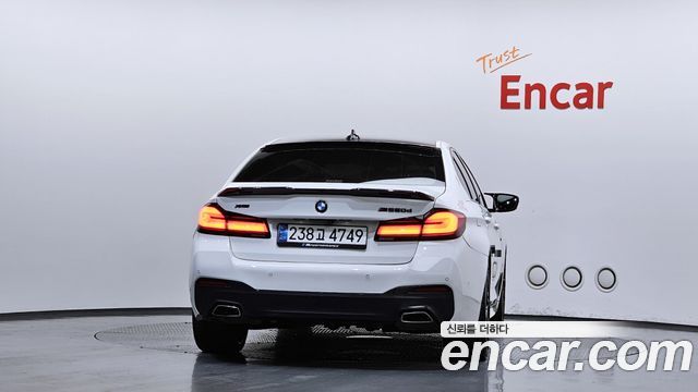 BMW 5-Series G30 520d xDrive M Sport Package Plus - фото 3