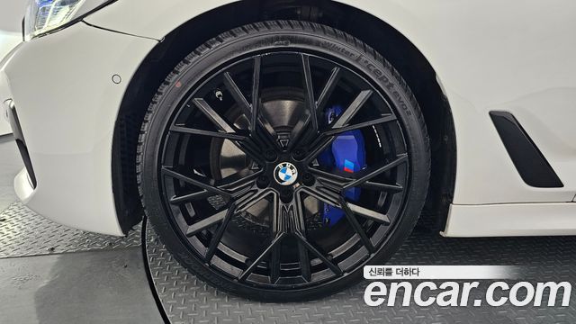BMW 5-Series G30 520d xDrive M Sport Package Plus - фото 4