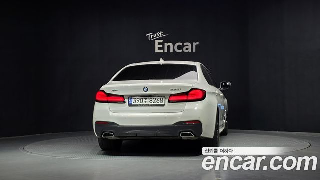 BMW 5-Series G30 530i xDrive M Sport Package - фото 3