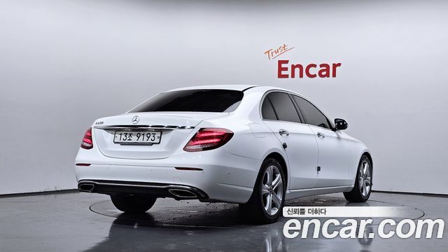 Mercedes-Benz E-Class W213 E200 Avantgarde - фото 1