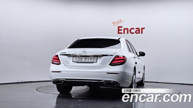 Mercedes-Benz E-Class W213 E200 Avantgarde - фото 3