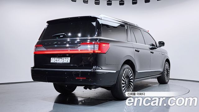 Lincoln Navigator 4-го поколения 3.5L - фото 1
