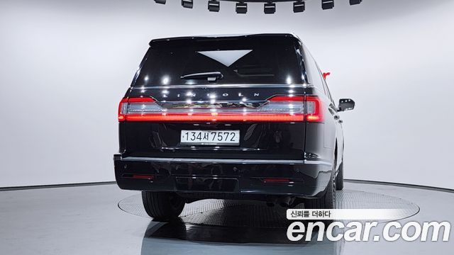 Lincoln Navigator 4-го поколения 3.5L - фото 3