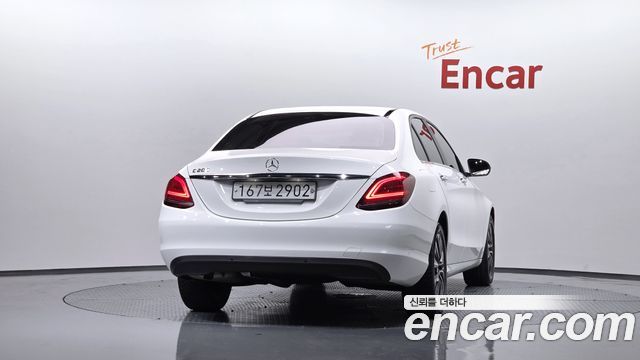 Mercedes-Benz C-Class W205 C200 - фото 2