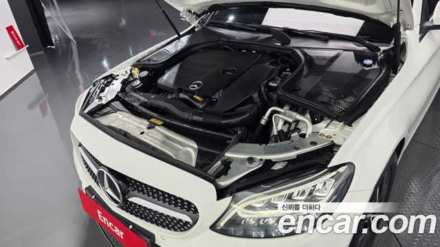 Mercedes-Benz C-Class W205 C200 - фото 4