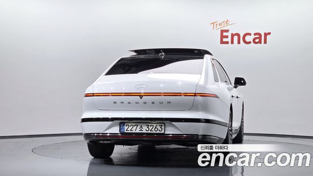 Hyundai Grandeur GN7, гибрид Calligraphy - фото 2