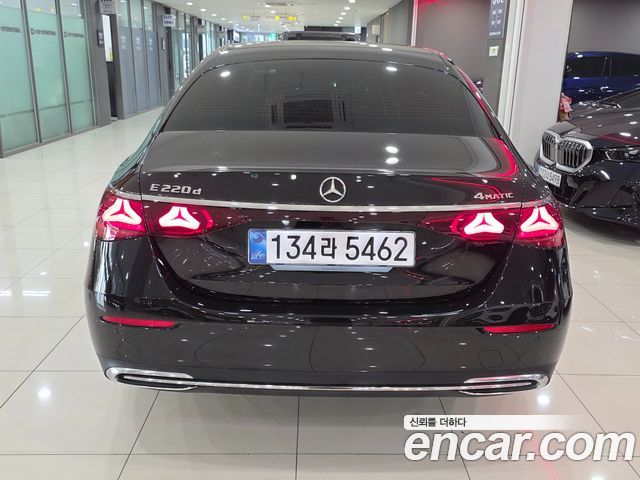 Mercedes-Benz E-Class W214 E220d 4MATIC Exclusive - фото 3