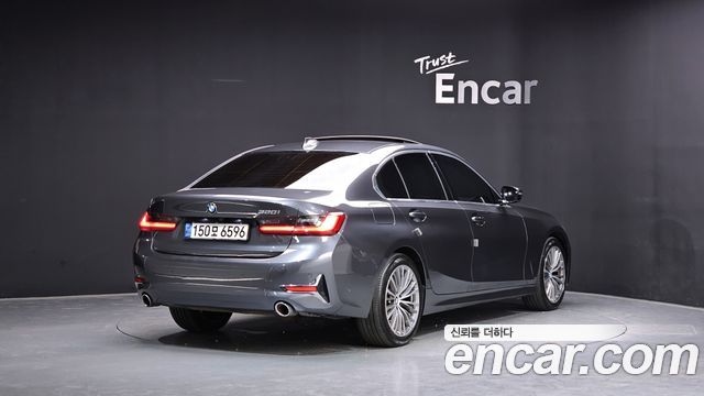 BMW 3-Series G20 320i Luxury - фото 1
