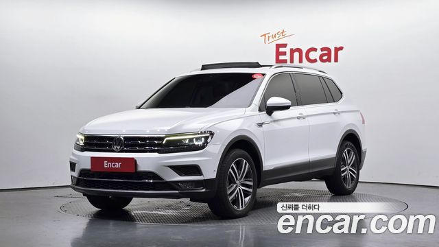 Volkswagen Tiguan 2.0 TDI Prestige - фото 0