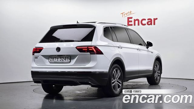 Volkswagen Tiguan 2.0 TDI Prestige - фото 1