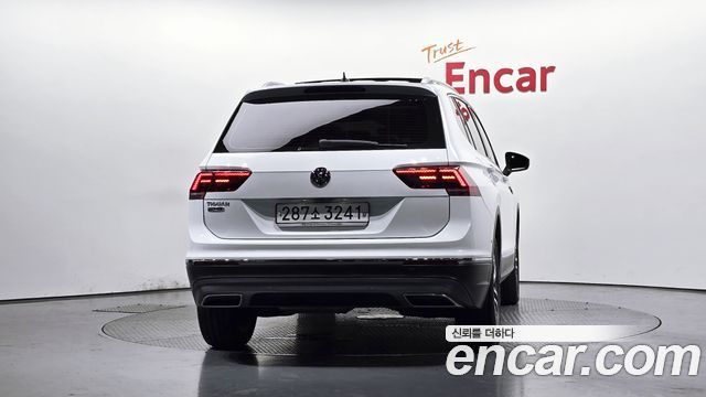 Volkswagen Tiguan 2.0 TDI Prestige - фото 3