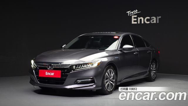 Honda Accord 10-го поколения 2.0 Hybrid Touring - фото 0